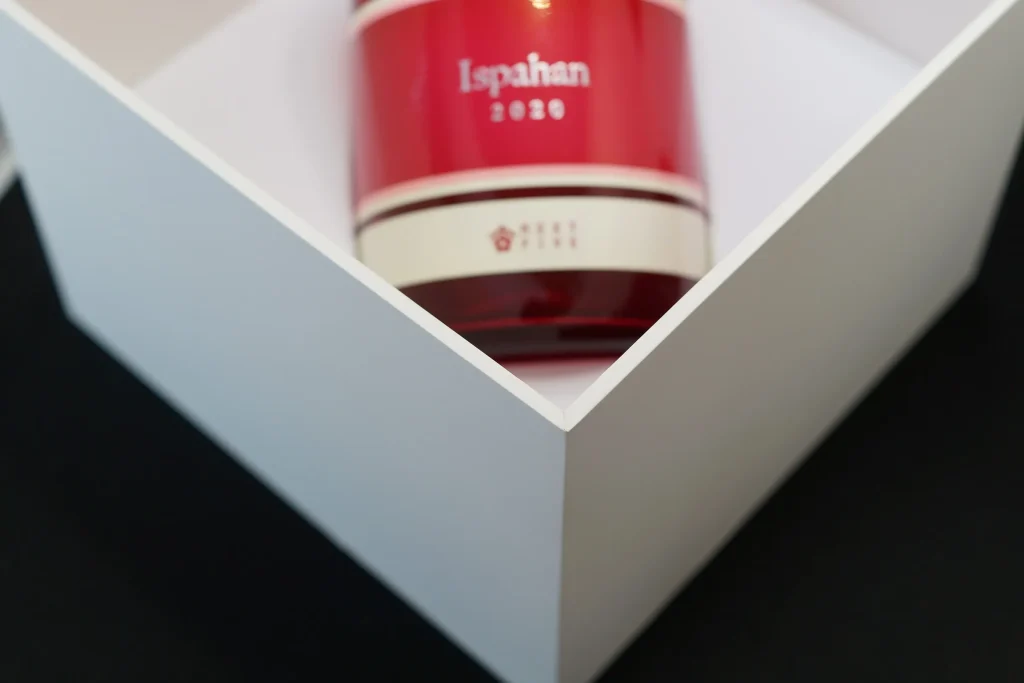 Ispahanギフトボックスの内装マット仕上げ