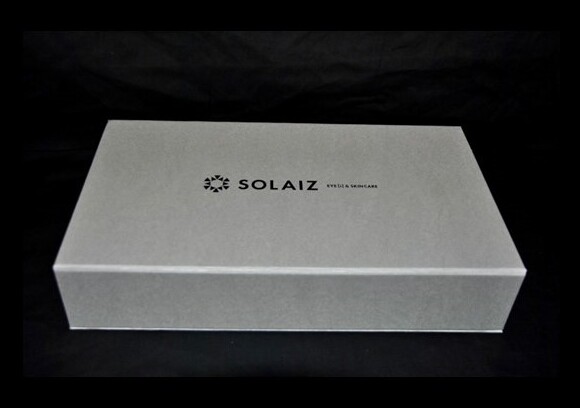 アイウェア・スキンケアブランド「SOLAIZ」向けに製作した、仕切り付きの収納ケースです。3年ほど前に立ち上がった同ブラ